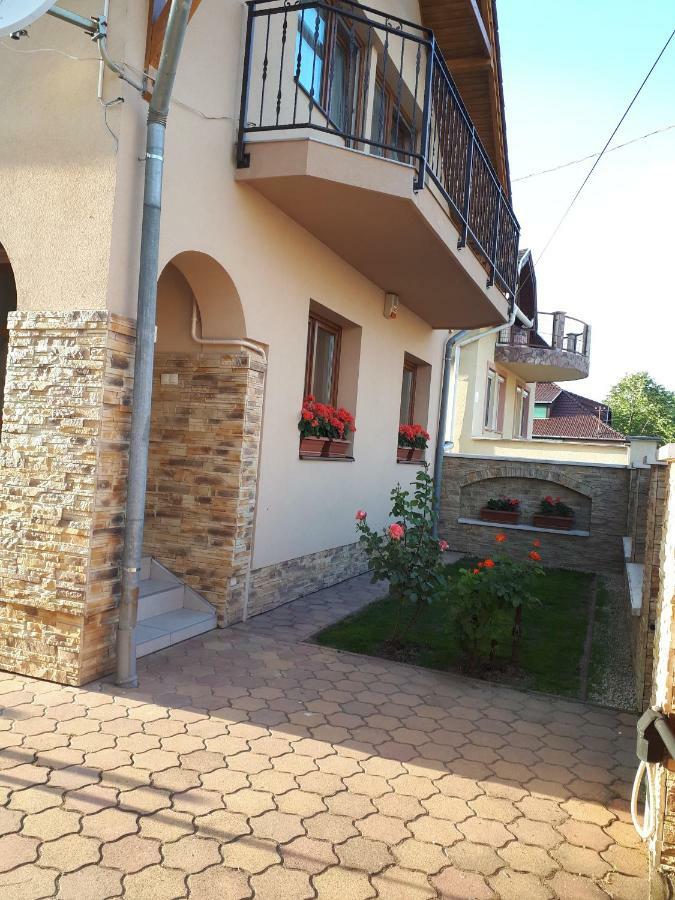 Anna Bathory Apartmanhaz Hajduszoboszlo Exterior photo